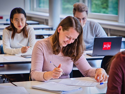 Studierende der Johannes Gutenberg-Universität Mainz (JGU)